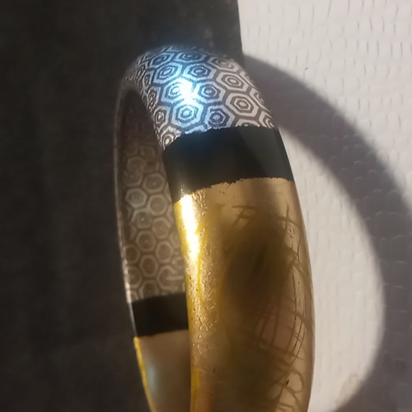Bangle bracelet. Gold ,black with honey comb pattern 2.8 inside - Picture 1 of 5